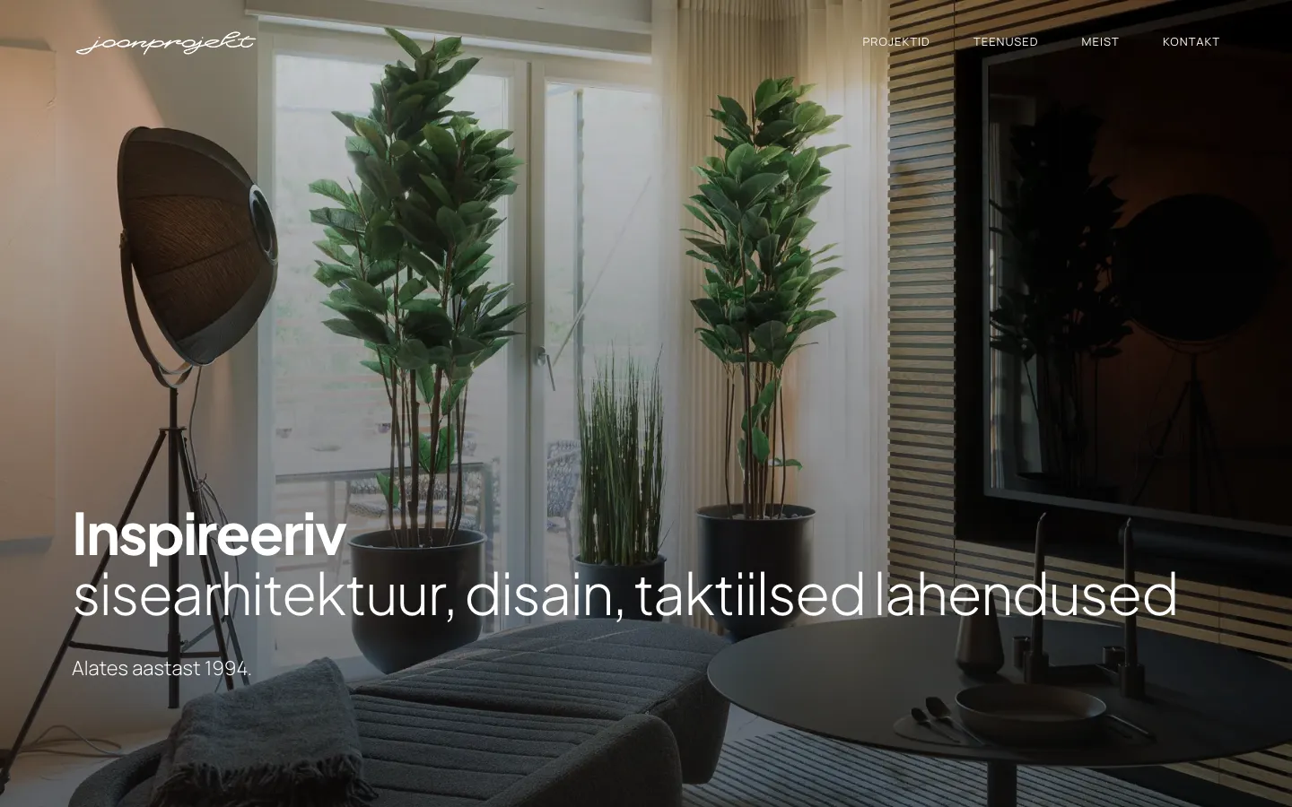 joon.ee avaleht: foto sisustatud interjöörist, millele on asetatud büroo juhtlause.